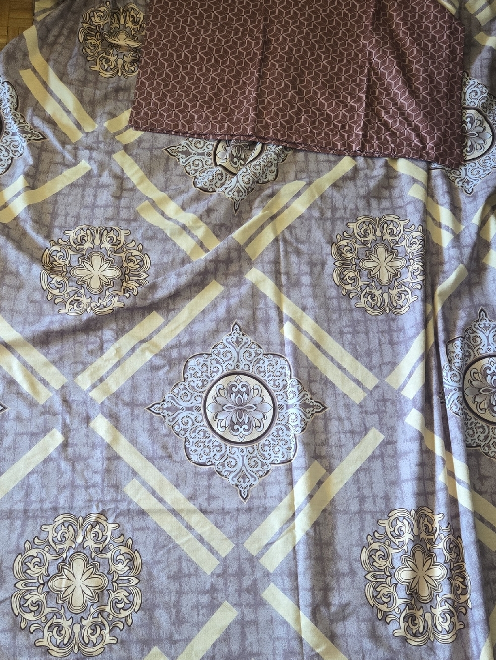 Lavendar and Cream Queen Medallion Mandala Boho Bedding Set + 2 Pillow Cases